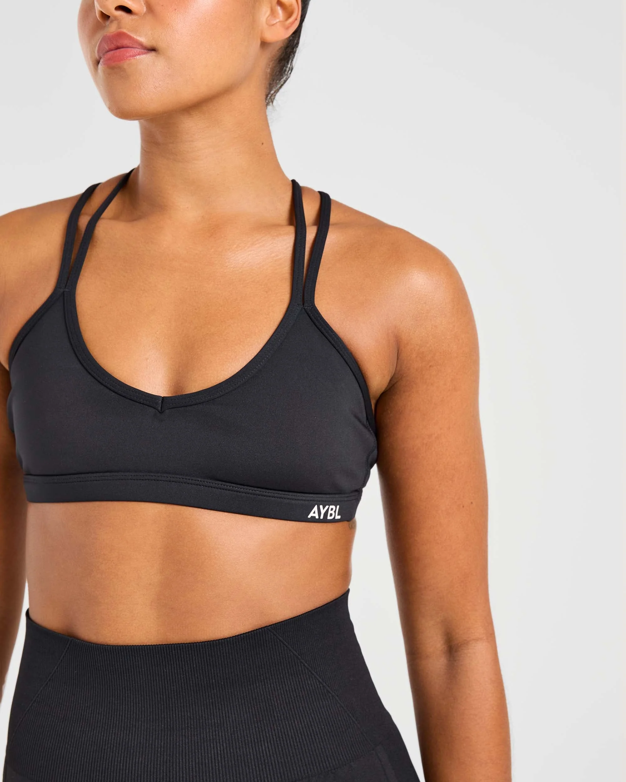 Essential Strappy Sports Bra - Noir - Image 5