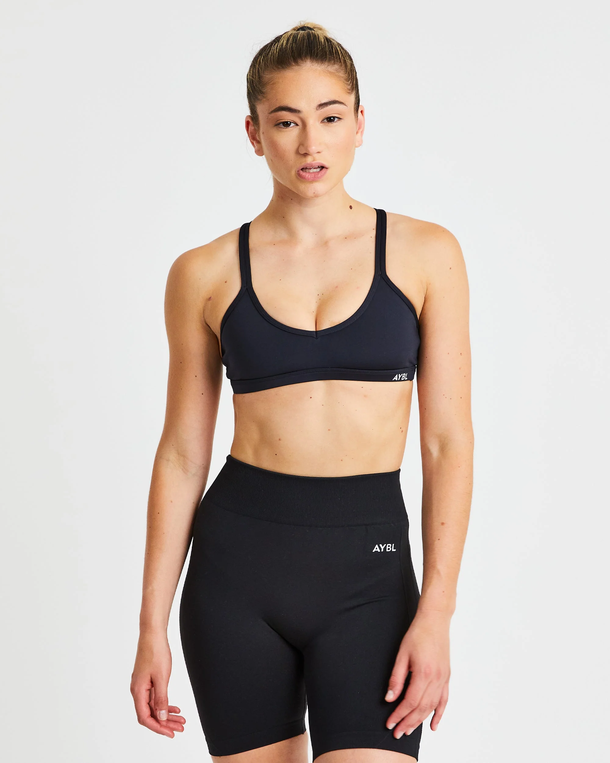 Essential Strappy Sports Bra - Noir - Image 9