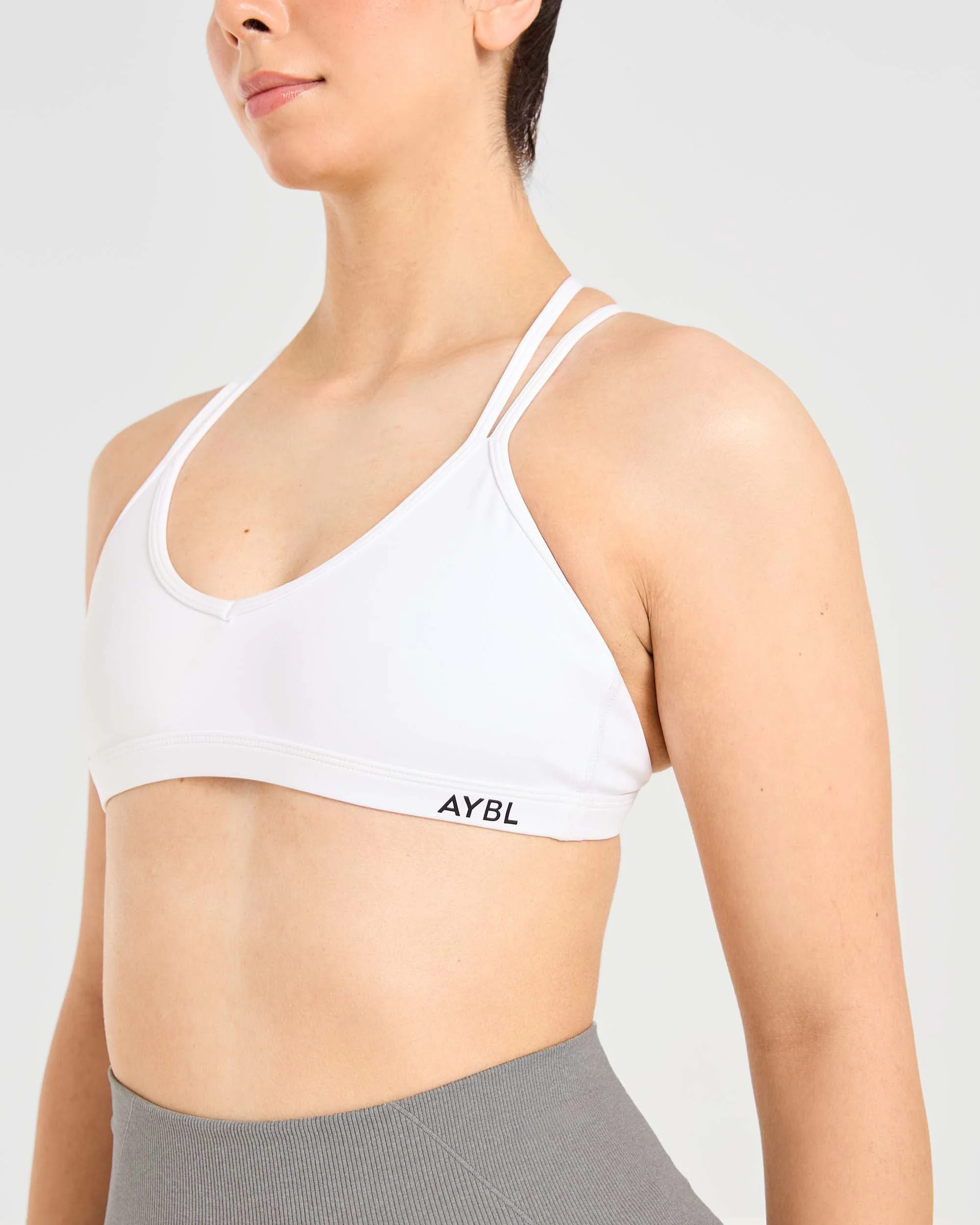 Essential Strappy Sports Bra - Blanc - Image 5