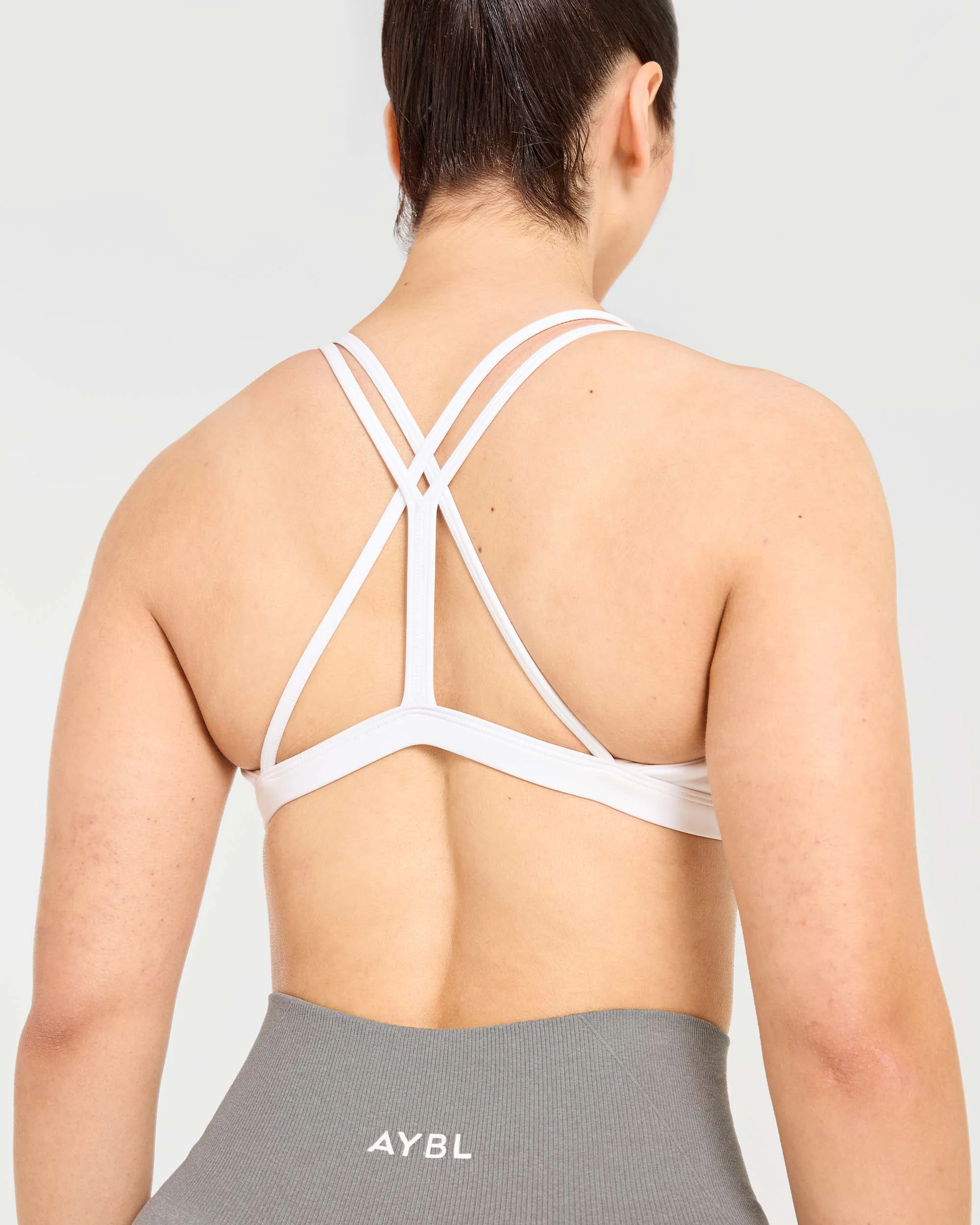 Essential Strappy Sports Bra - Blanc - Image 6
