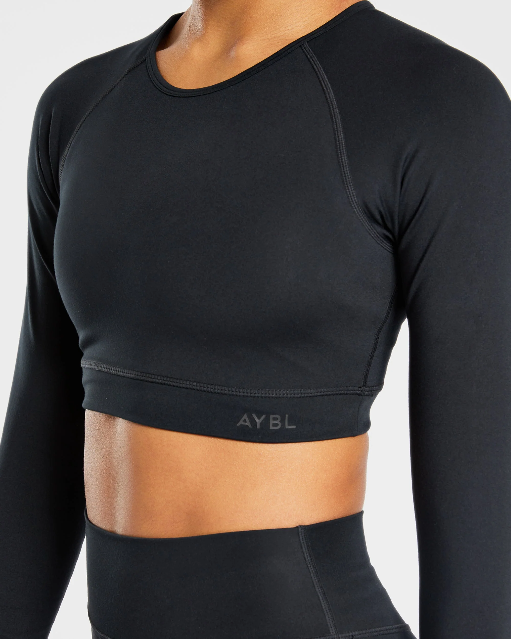 Staple Long Sleeve Crop Top - Noir - Image 5